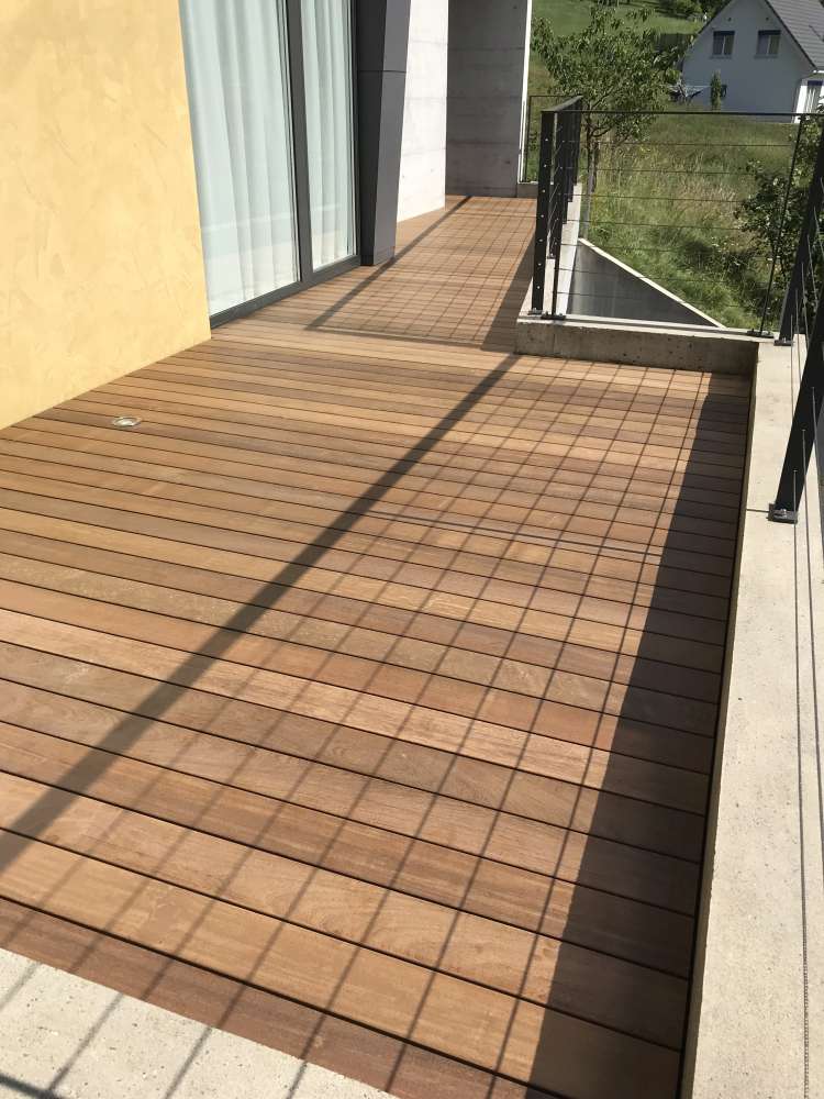 Erne Holztechnik GmbH, Läufelfingen - Bodenbelag auf Terrasse